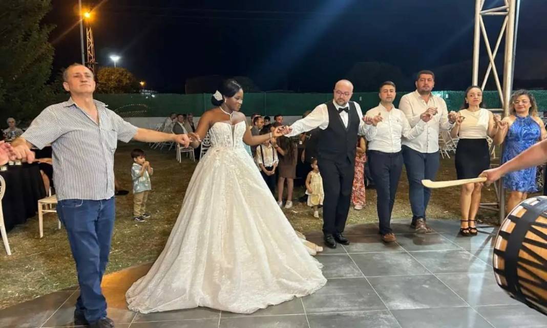 Hatay’da Kıtaları Buluşturan Düğün Renkli Anlara Sahne Oldu 4